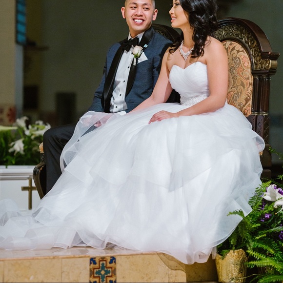 Ballgown wedding dress no brand but custom - Picture 3 of 7